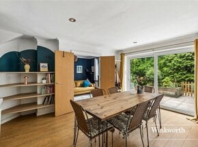 Etchingham Park Road, London, N3