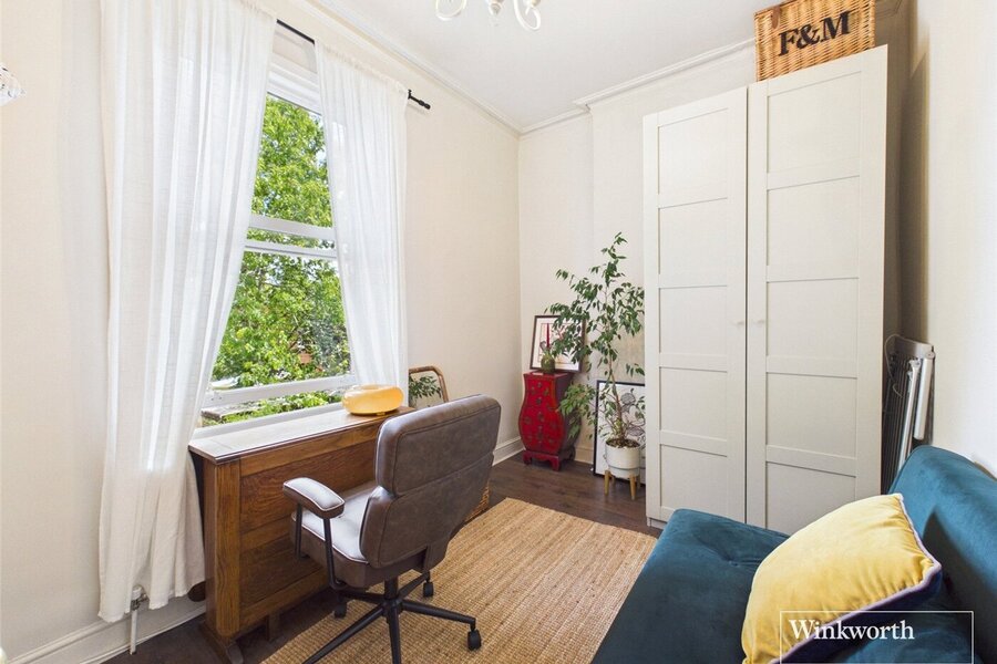 Bedroom 2/Study