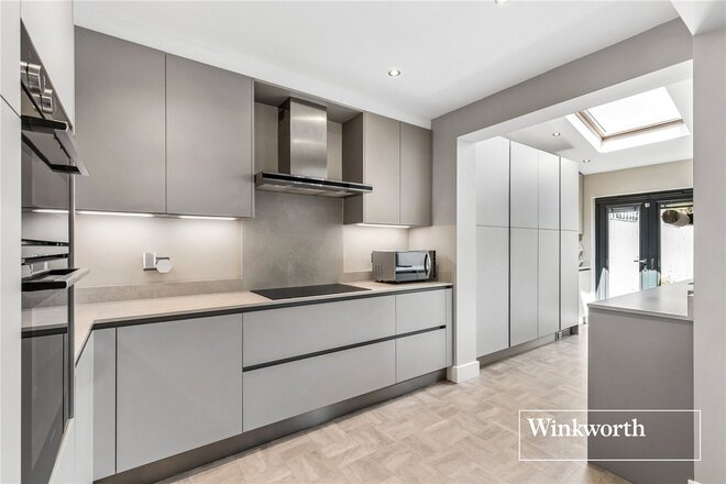 Cornwall Avenue, London, N3