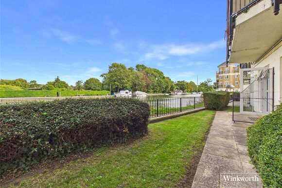 Regents Riverside, Reading, RG1