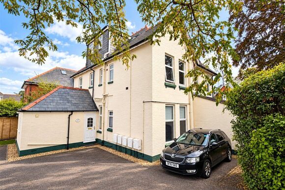 Groveley Road, Dorset, BH4