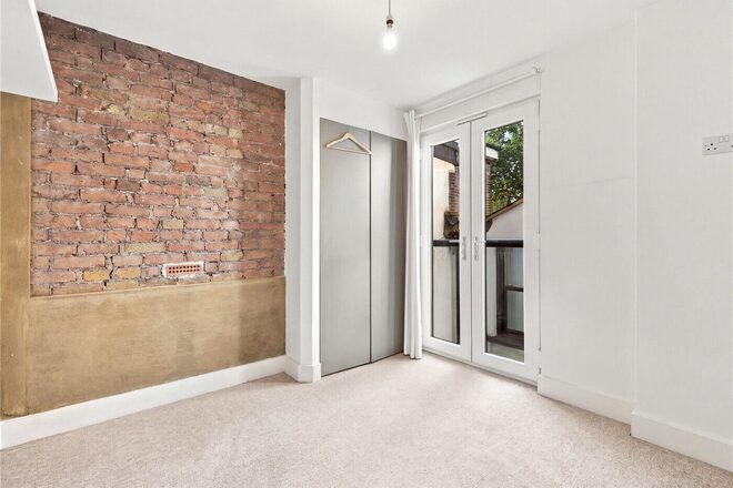 Laura Terrace, London, N4