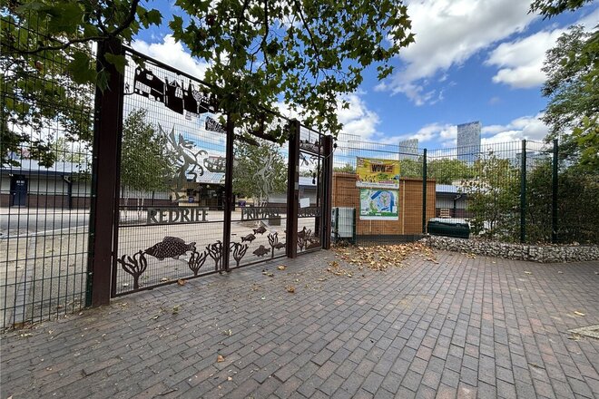 Blondin Way, London, SE16