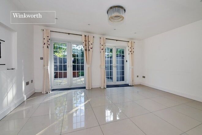 Risley Close, Morden, SM4