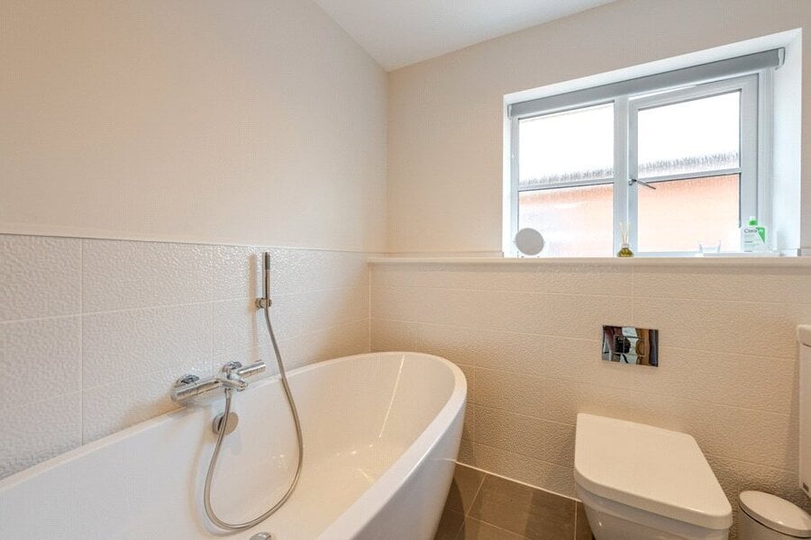 Family Bathroom 2