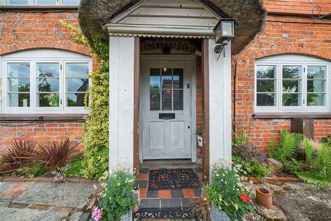 High Street, Marlborough, SN8