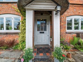 High Street, Marlborough, SN8