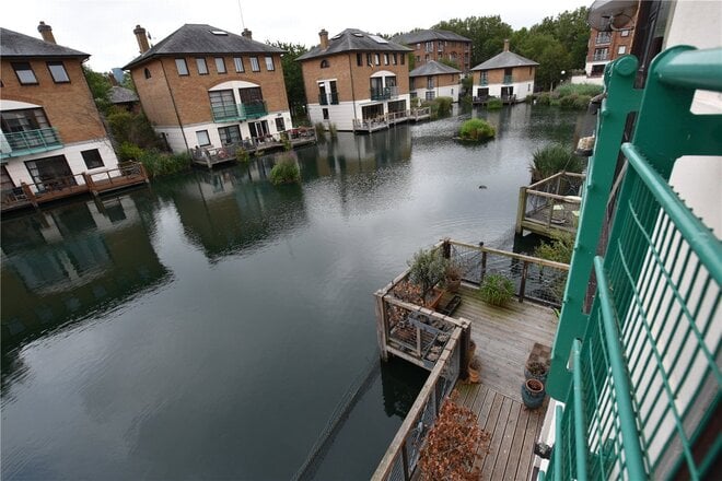 Plover Way, London, SE16
