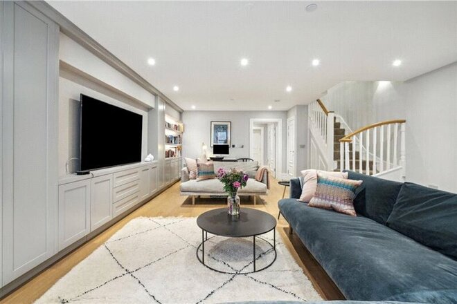 Easterby Villas, Barnes, SW13