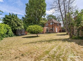Cedar Close, Surrey, GU19
