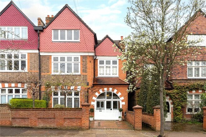 Daylesford Avenue, London, SW15