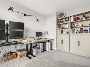 Cendal Crescent, London, E1