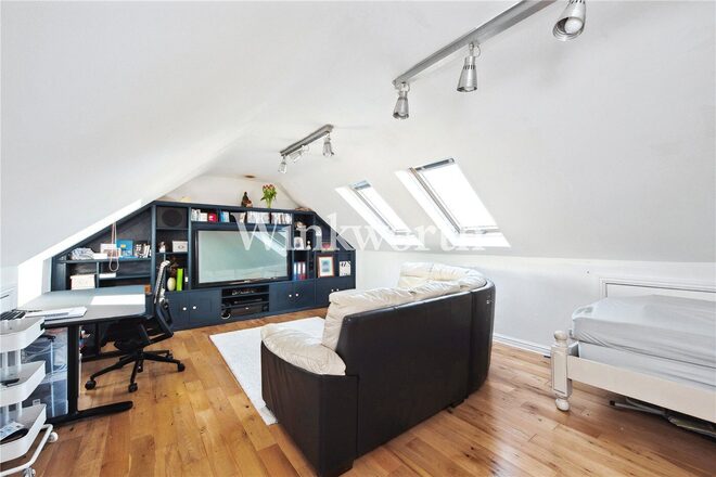 Fox Lane, London, N13