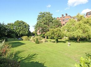 Manor Fields, London, SW15