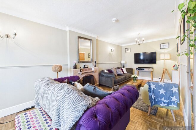Bond Road, Surbiton, KT6