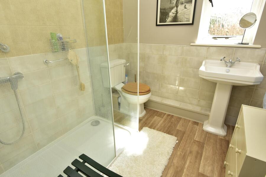 A SHOWER ROOM.JPG