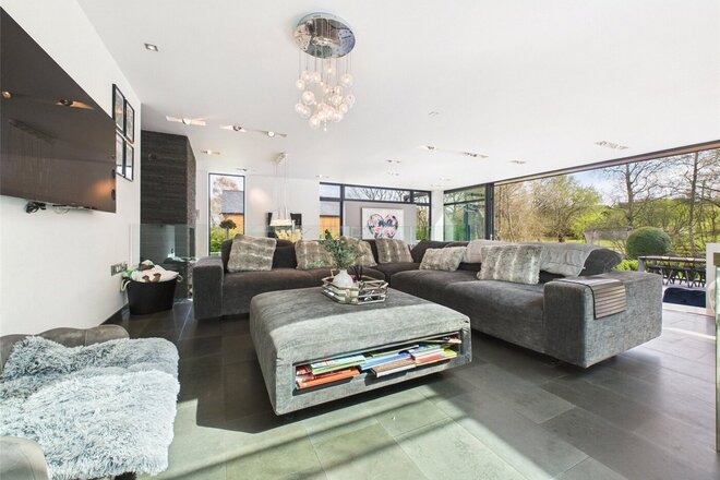 Ashford Hill Road, Thatcham, RG19