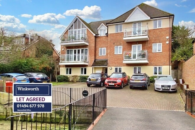 Bassetsbury Lane, High Wycombe, HP11