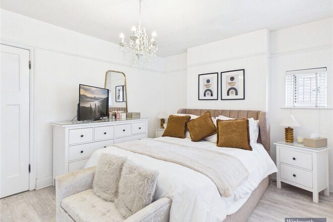Pinner View, Harrow, HA1