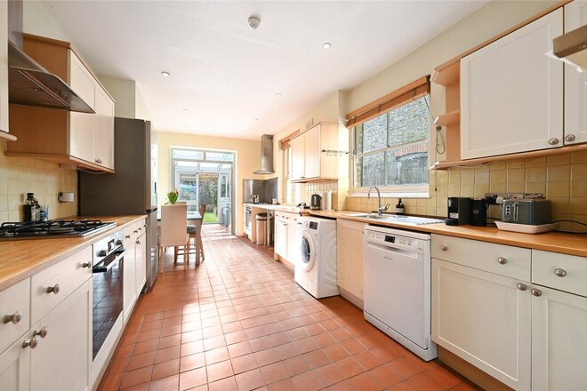 Aycliffe Road, London, W12
