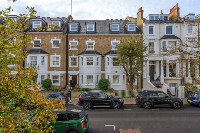 Jade House, London, NW3