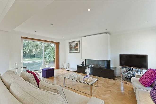The Paddocks, Weybridge, KT13
