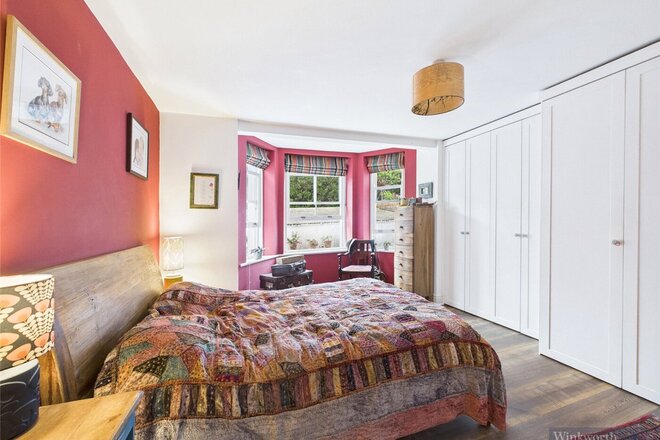 Uxbridge Road, Kingston upon Thames, KT1