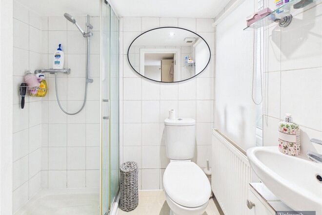 Pinner View, Harrow, HA1