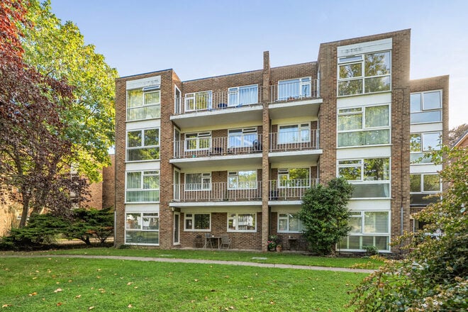 Foxgrove Road, Beckenham, BR3