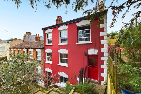 Lynwood Terrace, Crediton, EX17