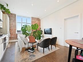 Stanley Gardens, London, W3