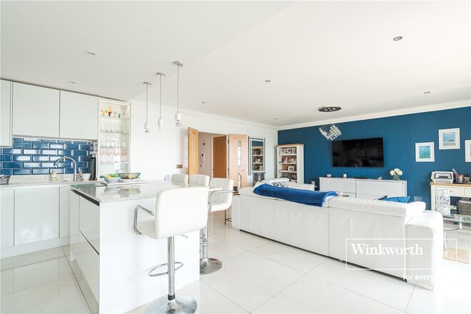 Marina Close, Bournemouth, BH5