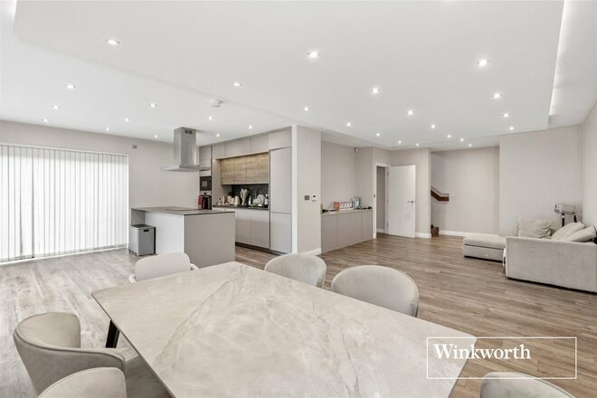 Barnet Road, Arkley, EN5