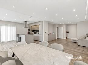 Barnet Road, Arkley, EN5