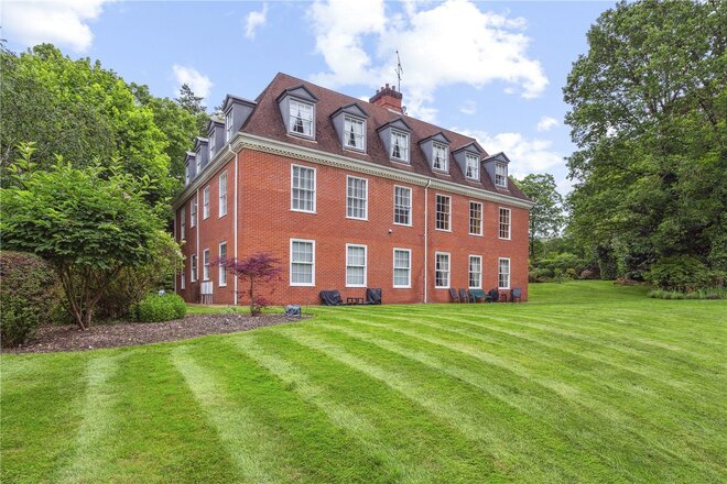 Hillside Park, Ascot, SL5