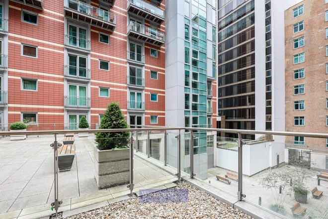 Salamanca Place, UK, SE1
