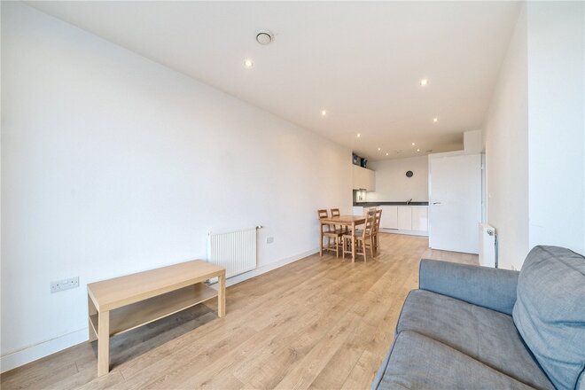 Staith Court, London, E3