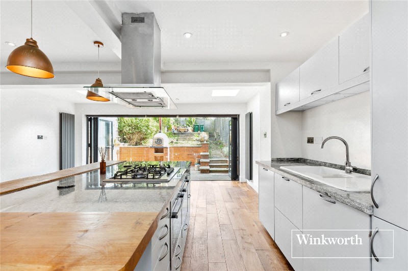 Milton Avenue, Barnet, EN5