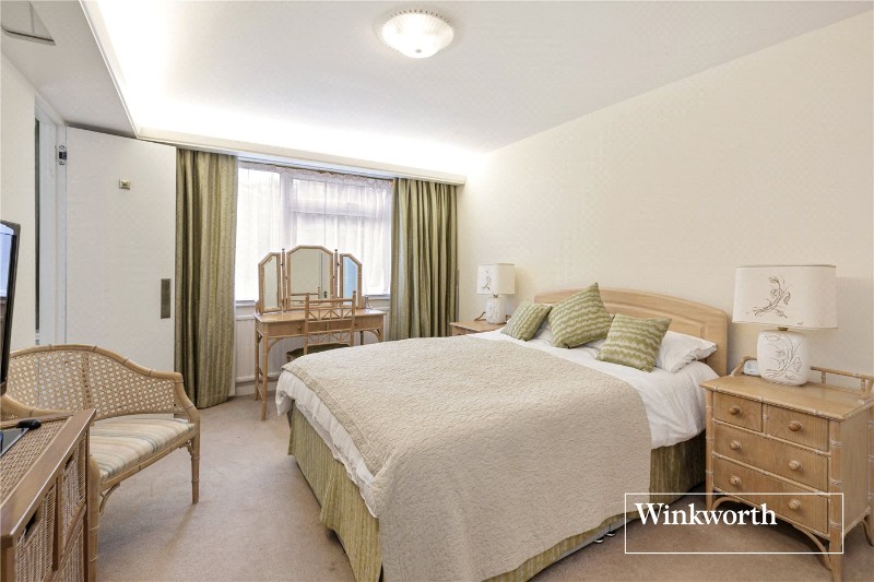 Hendon Lane, Finchley, London, N3