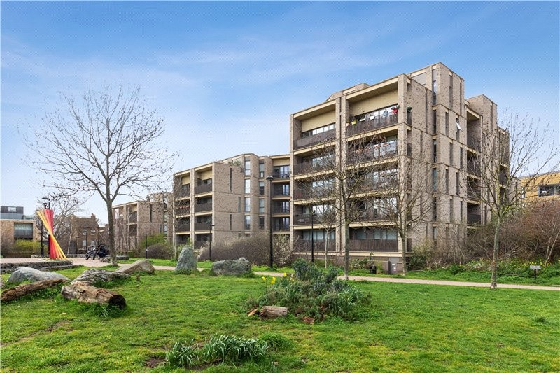 2 bedroom property for sale in Winch House, Stead Street, London, SE17