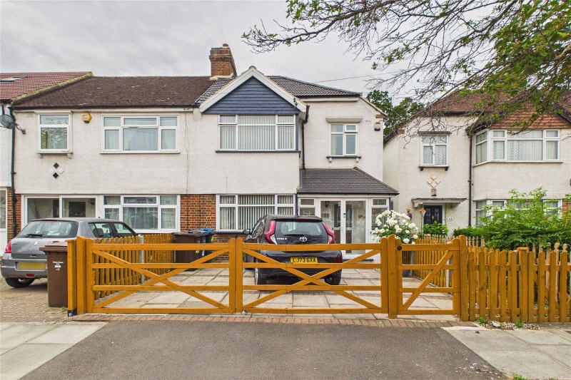 Lyndhurst Avenue, London, SW16