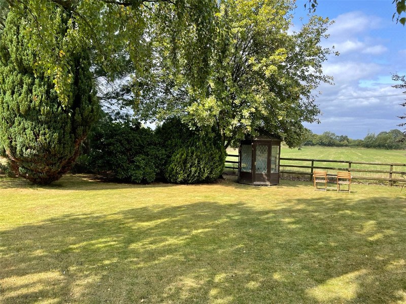 High Street, Worton, Devizes, Wiltshire, SN10