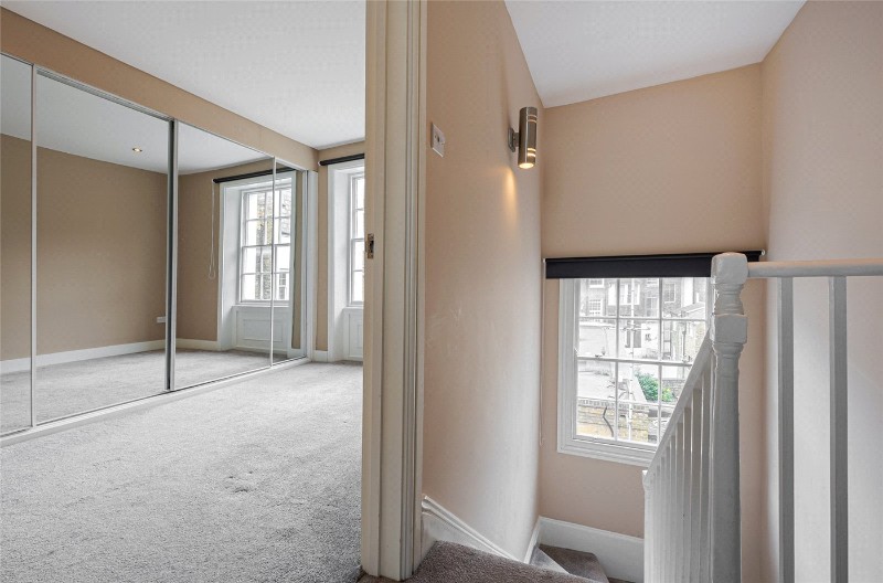 West Warwick Place, London, SW1V