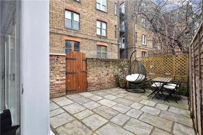 Glengariff Mansions, South Island Place, London, SW9