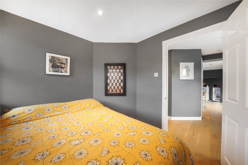 Alexandra Park Road, London, N10