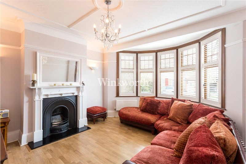 River Avenue, London, N13