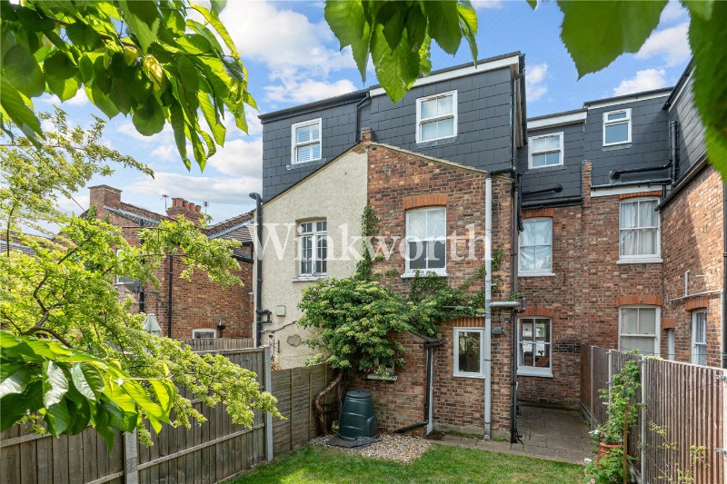 Leith Road, London, N22