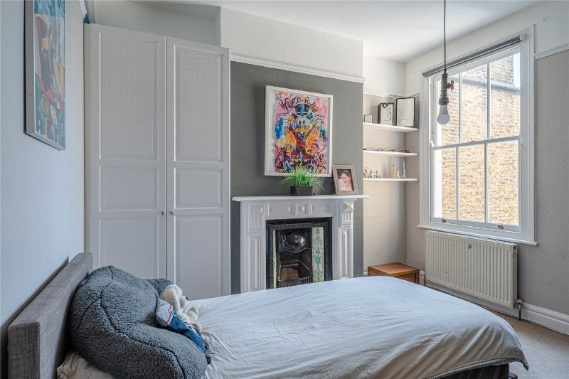 Holmdene Avenue, London, SE24