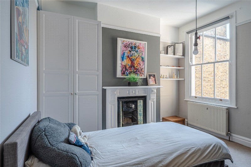 Holmdene Avenue, London, SE24