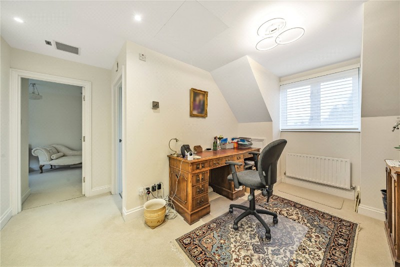 Swingate Road, Farnham, Surrey, GU9